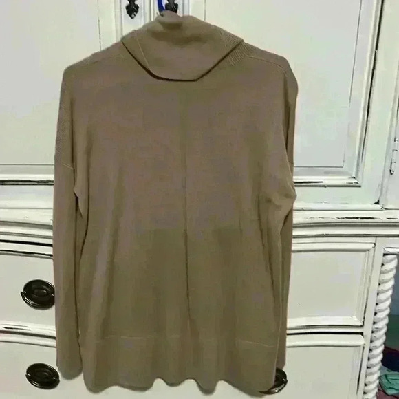 Loft sweater - Picture 2 of 3